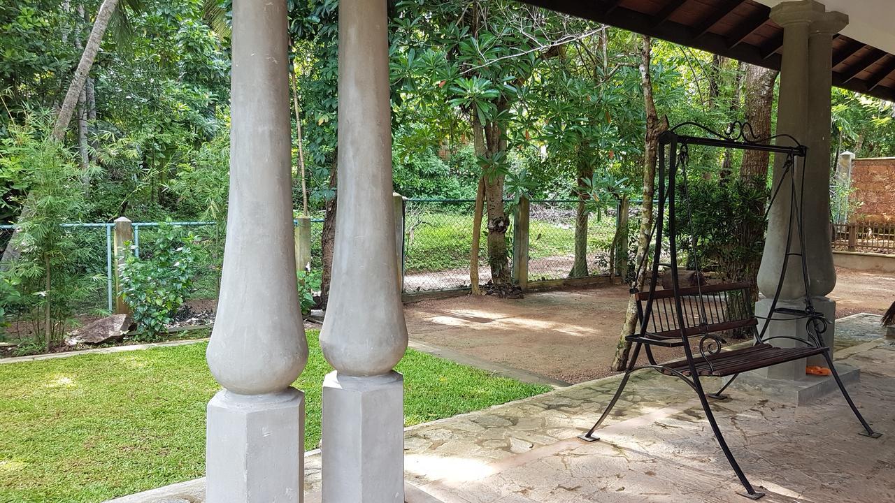 Siriniwasa Luxury Villa With Private Pool Induruwa Exterior photo